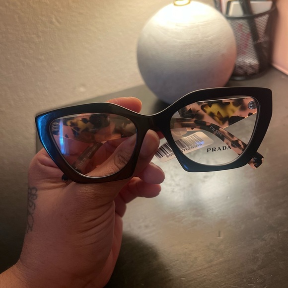 prada eyeglasses 🔥 - Picture 8 of 9